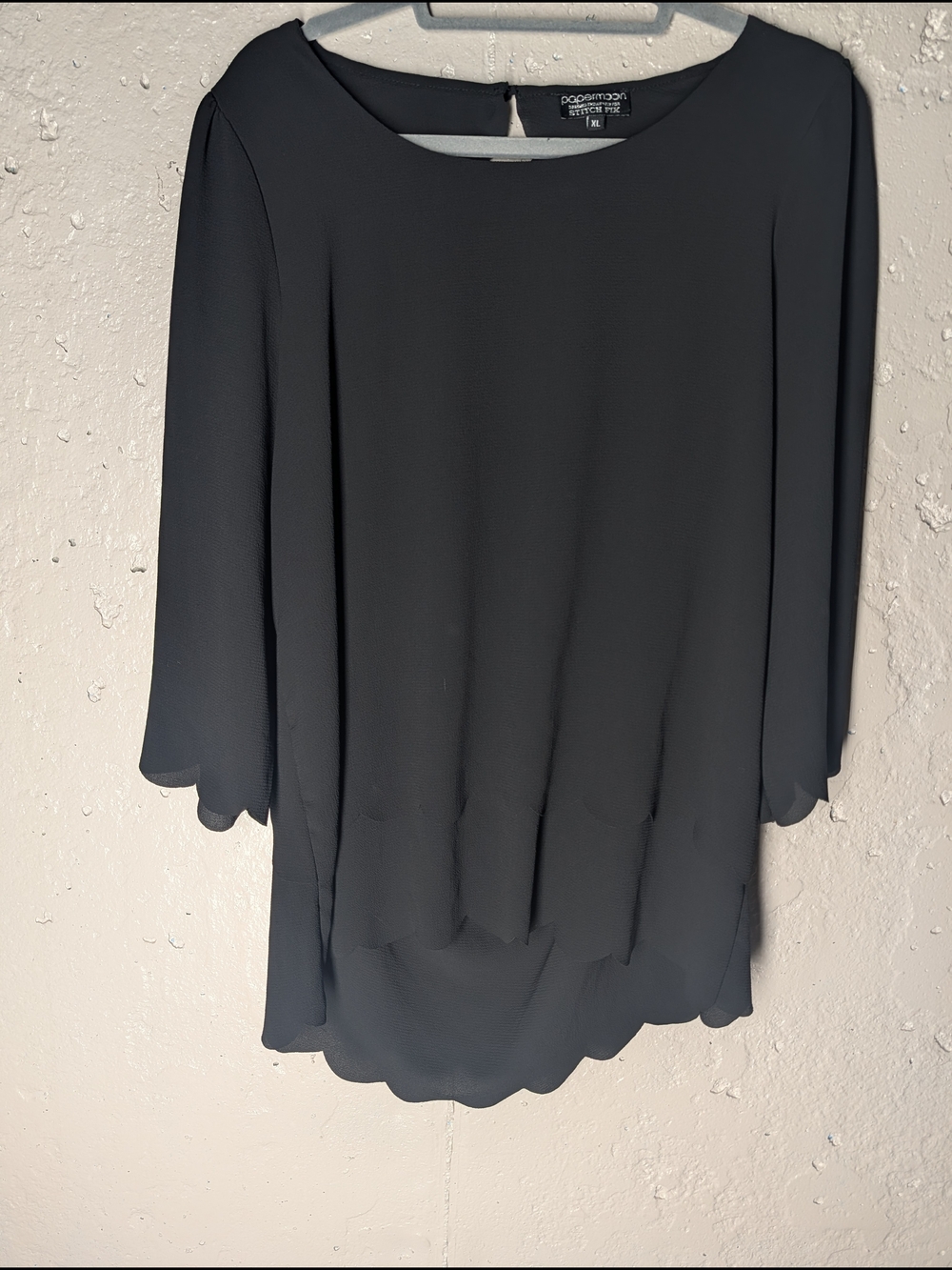 Papermoon Scalloped Open Back Crepe Blouse XL Black Stitch Fix - Picture 2 of 6